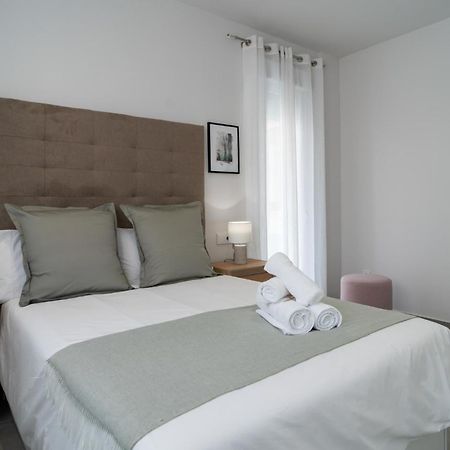 Aac Malaga - Apartamento Con Terraza, Muy Amplio, Totalmente Equipado, Cerca Del Centro Y Nuevo! Szoba fotó