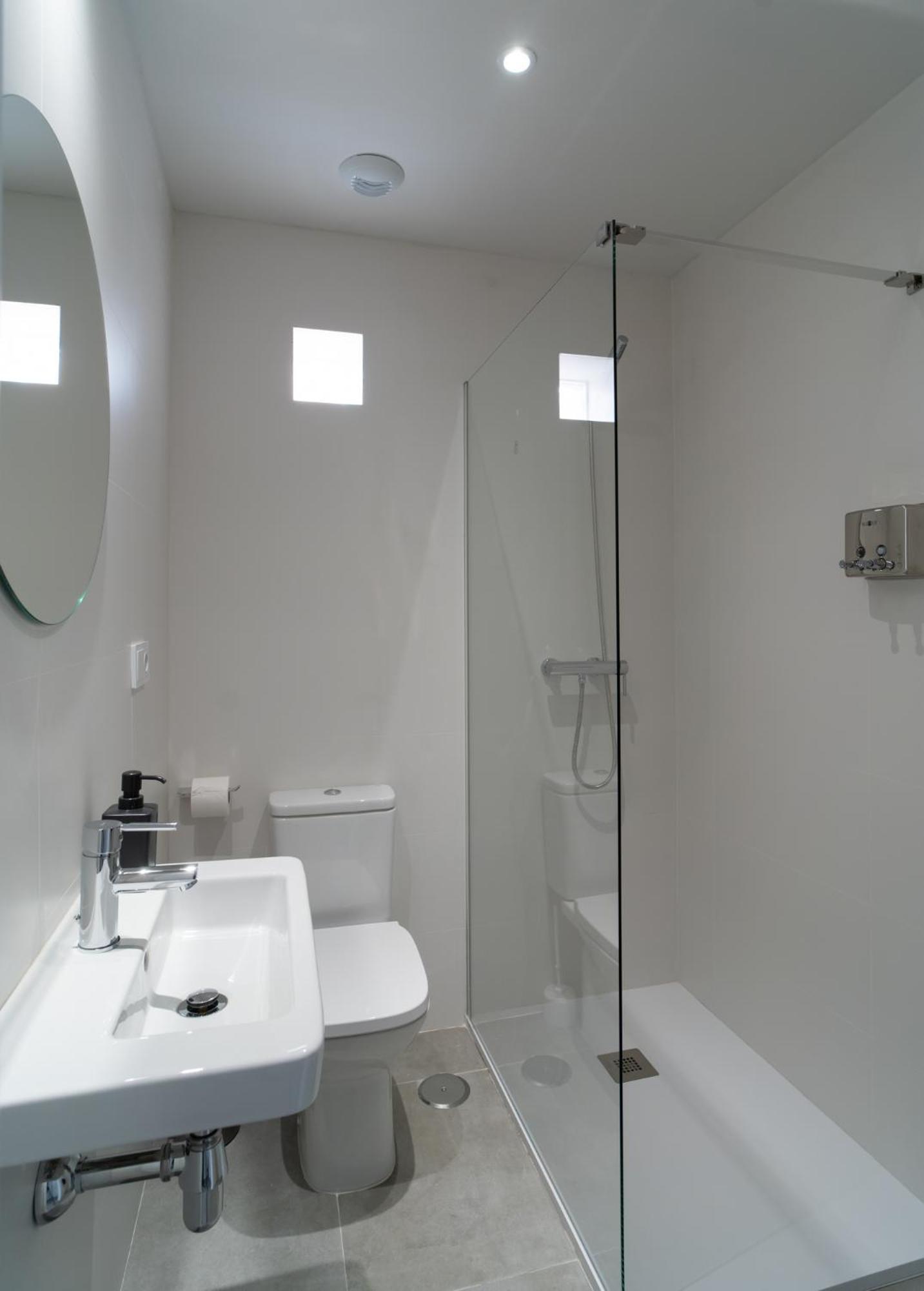 Aac Malaga - Apartamento Con Terraza, Muy Amplio, Totalmente Equipado, Cerca Del Centro Y Nuevo! Szoba fotó
