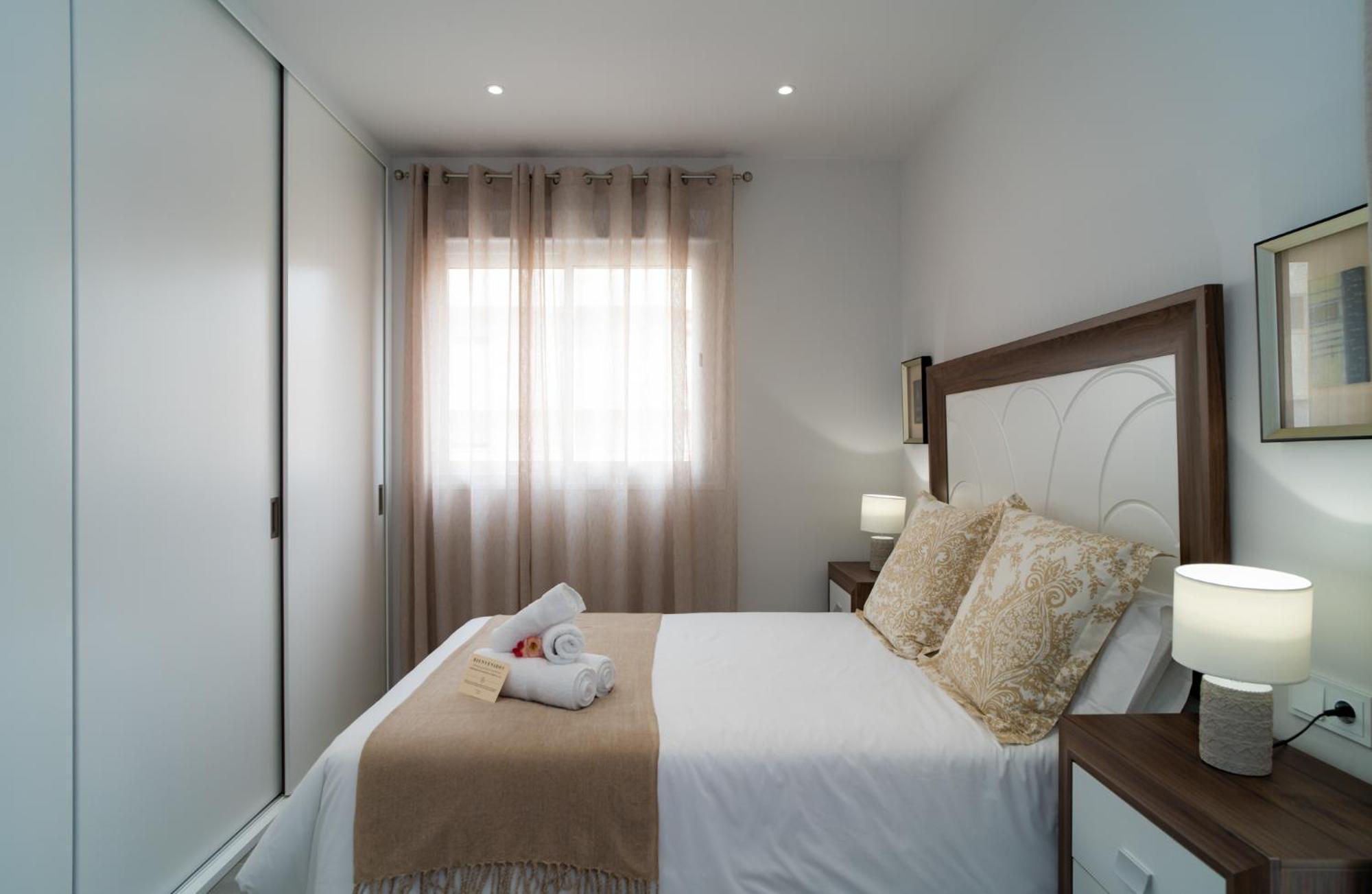 Aac Malaga - Apartamento Con Terraza, Muy Amplio, Totalmente Equipado, Cerca Del Centro Y Nuevo! Szoba fotó