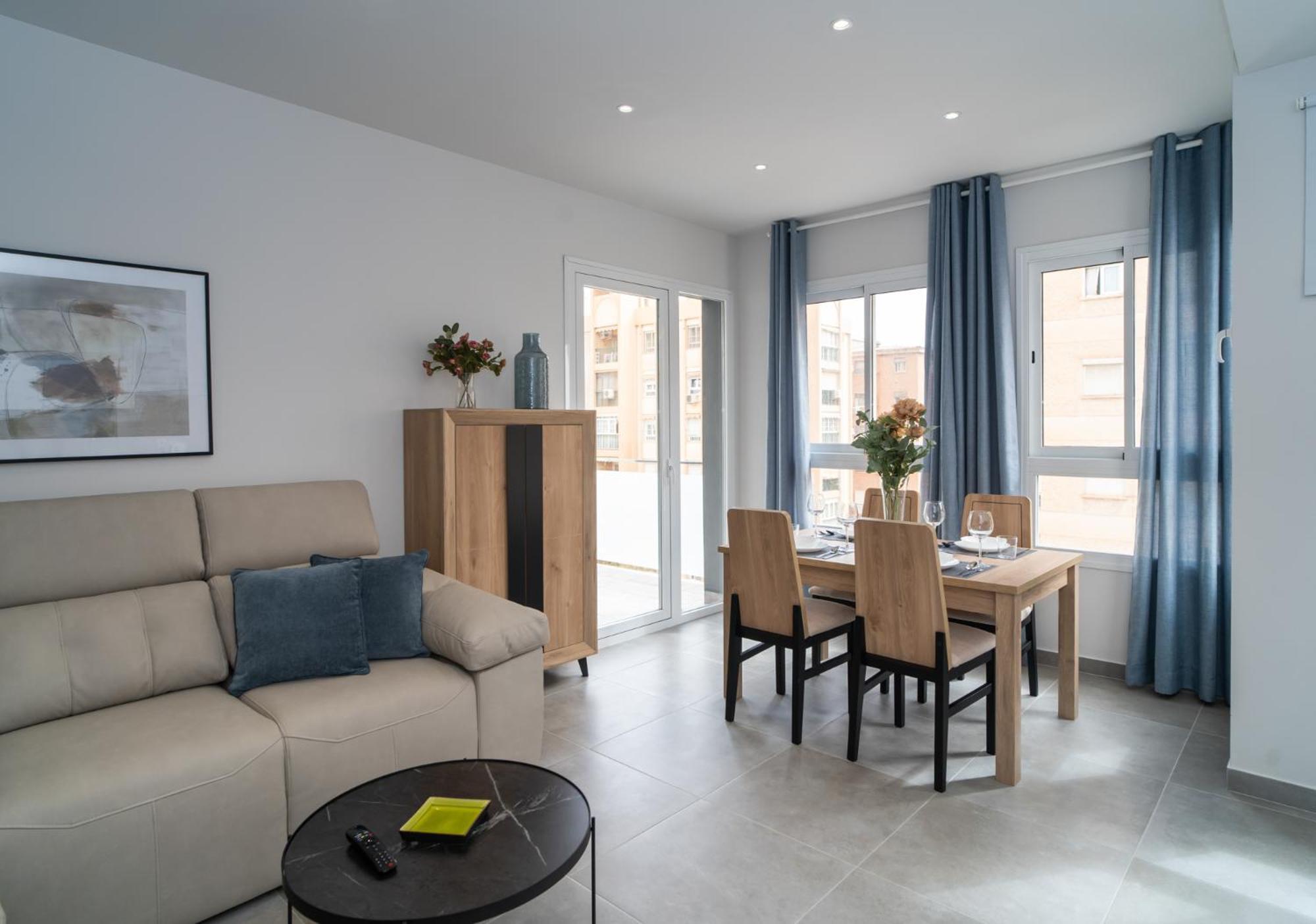 Aac Malaga - Apartamento Con Terraza, Muy Amplio, Totalmente Equipado, Cerca Del Centro Y Nuevo! Szoba fotó